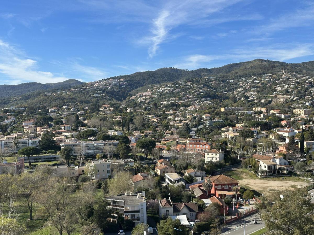 My Resid Appart Cannes Vue Marina Et Vue Montagne Mandelieu Extérieur photo